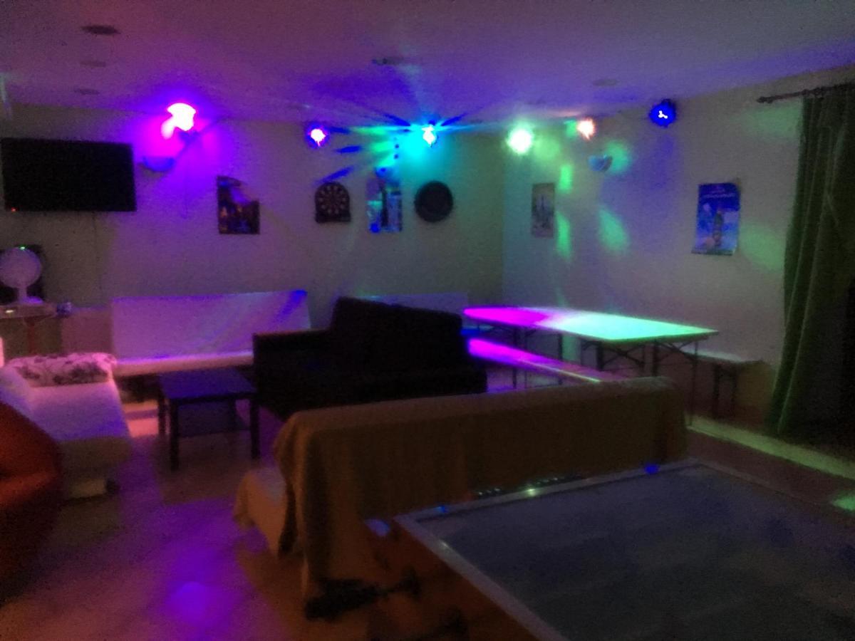 Whole Basement Former Pub3 For Bachelor / Bachelorette Party Βουδαπέστη Εξωτερικό φωτογραφία