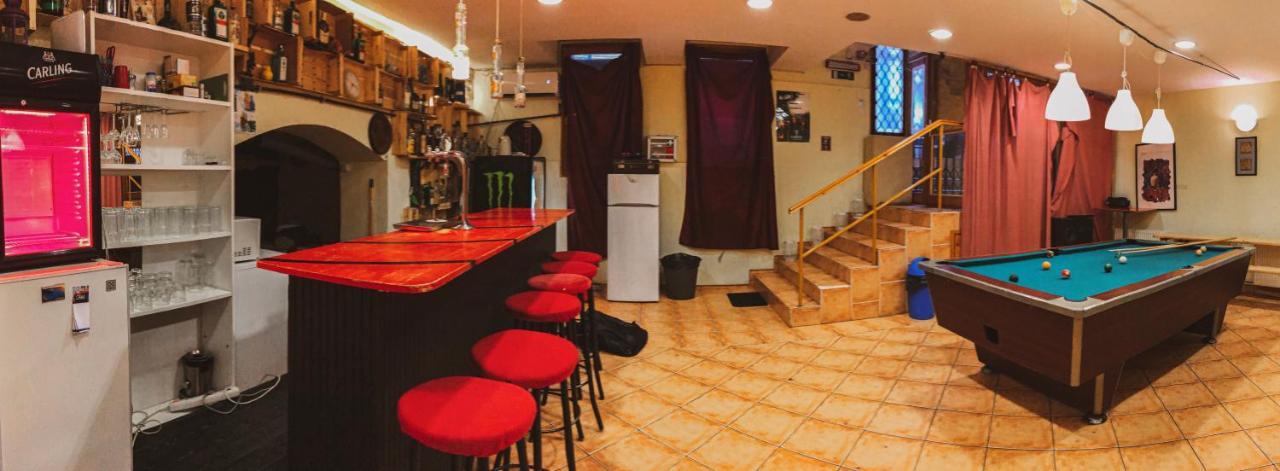 Whole Basement Former Pub3 For Bachelor / Bachelorette Party Βουδαπέστη Εξωτερικό φωτογραφία