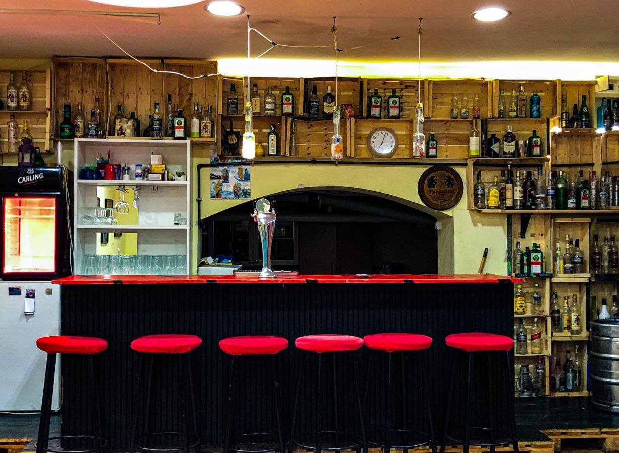 Whole Basement Former Pub3 For Bachelor / Bachelorette Party Βουδαπέστη Εξωτερικό φωτογραφία