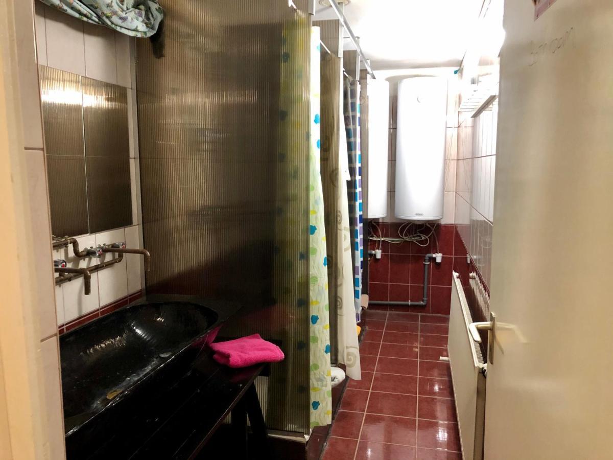 Whole Basement Former Pub3 For Bachelor / Bachelorette Party Βουδαπέστη Εξωτερικό φωτογραφία