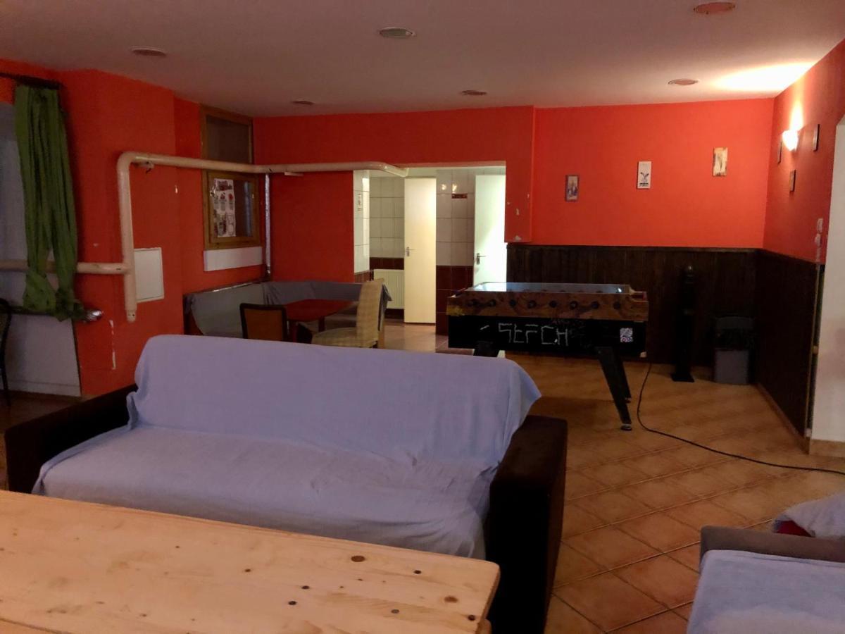 Whole Basement Former Pub3 For Bachelor / Bachelorette Party Βουδαπέστη Εξωτερικό φωτογραφία