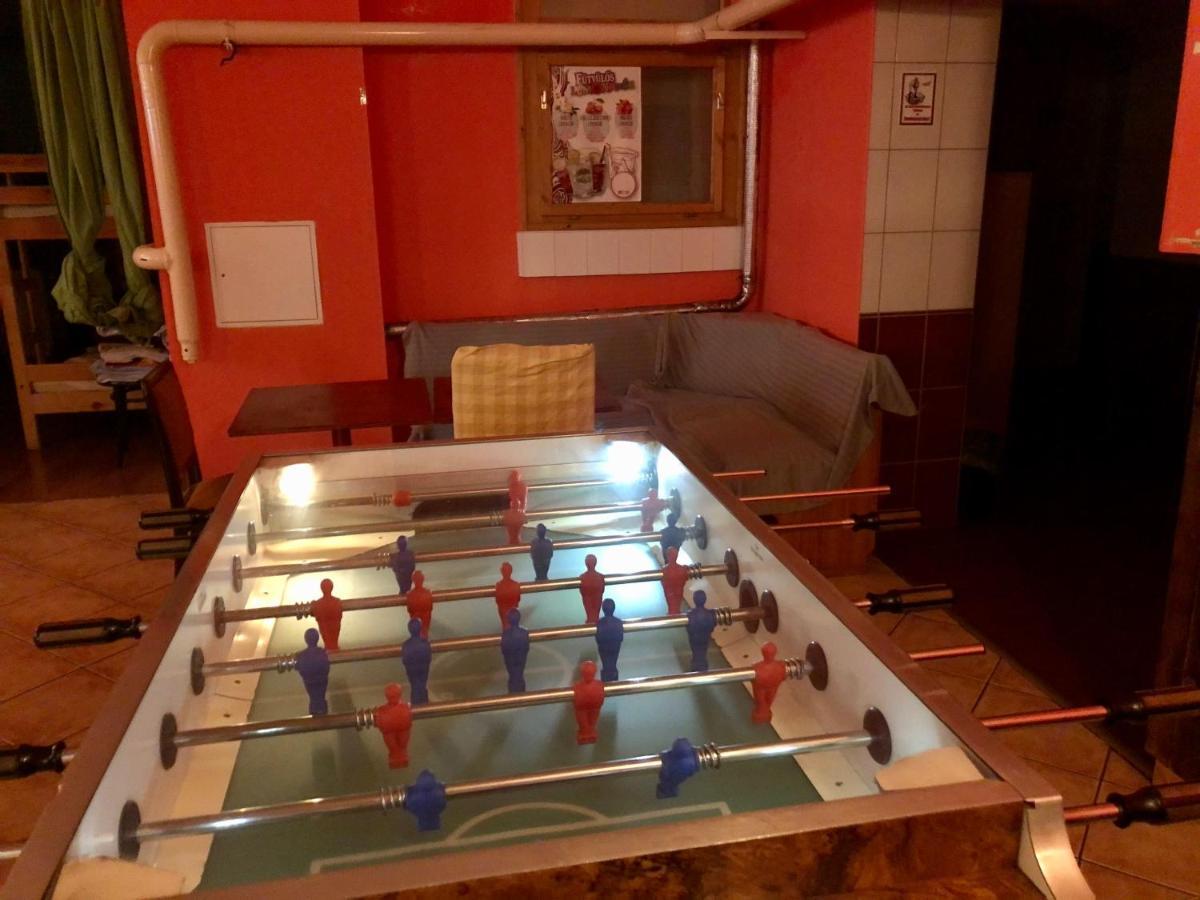 Whole Basement Former Pub3 For Bachelor / Bachelorette Party Βουδαπέστη Εξωτερικό φωτογραφία